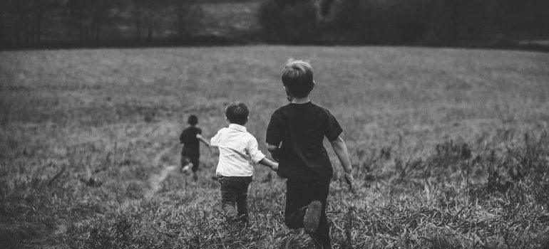 boys running