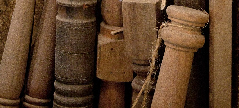 partes de muebles, lo que representa el almacenamiento de tus muebles de madera