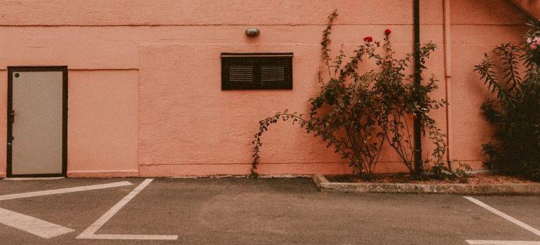 Espacio de estacionamiento