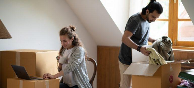 couple - wear on your moving day