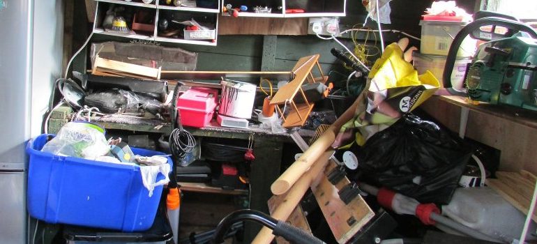 clutter-mess-untidy-garden-shed