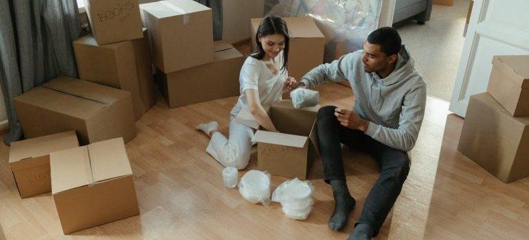 A man and a woman deciding how best to prepare for moving to Texas