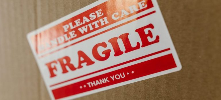 "FRAGILE" sticker