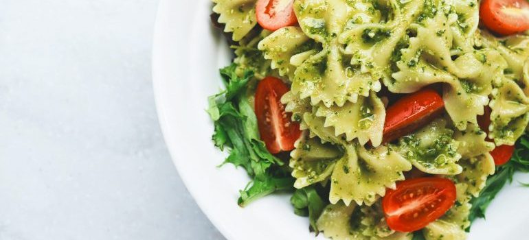 pesto pasta dish