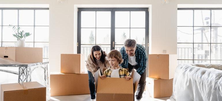 Family after interstate movers Houston deliver their items