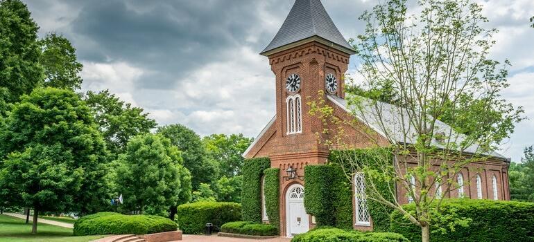 A chapel in Arlington one of the popular east coast cities