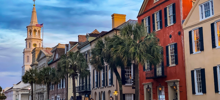 picture of houses and palm trees