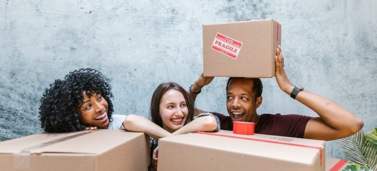 Friends helping with move can help you make stress-free long distance relocation
