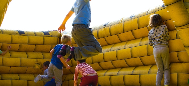 niños jugando 