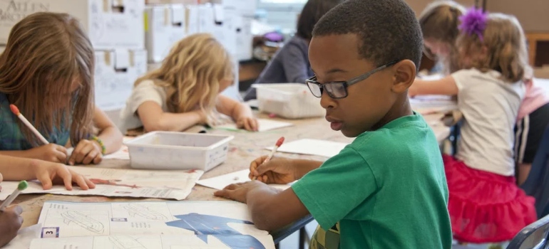 kids learning about Public School Rankings and Information