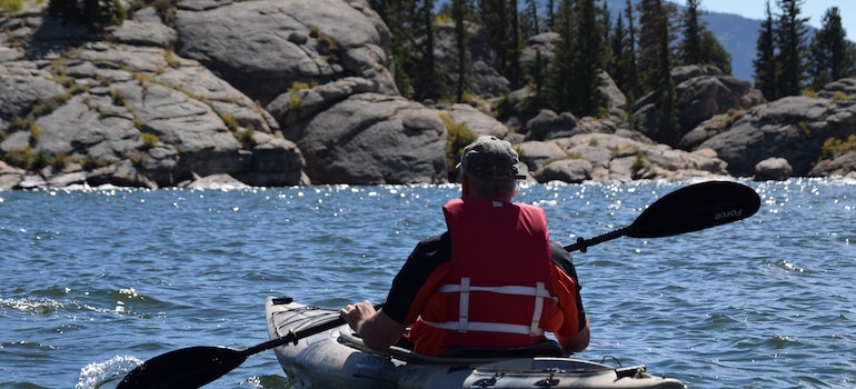 PErson Exploring Chattanooga's Outdoor Scene in kayak