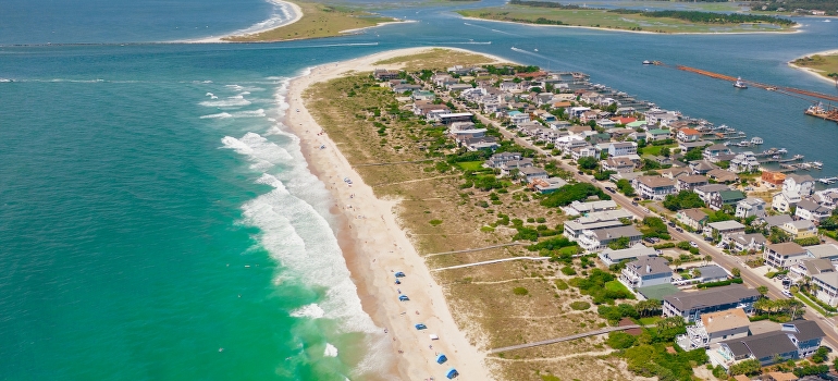 Los edificios de la costa.