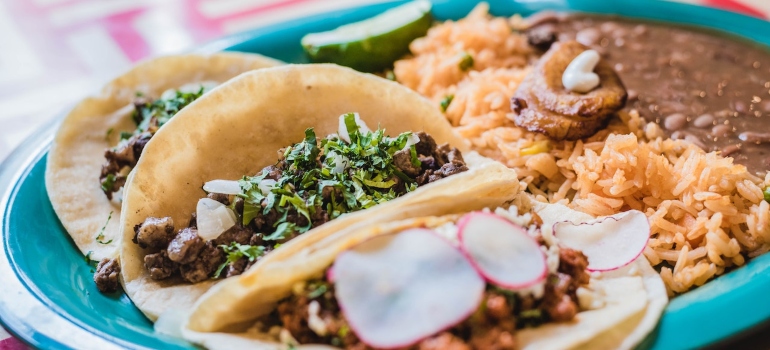 comida mexicana en la tabla