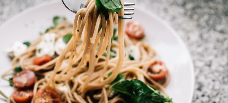 spaghetti with herbs 