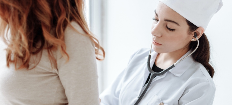 un médico y un paciente