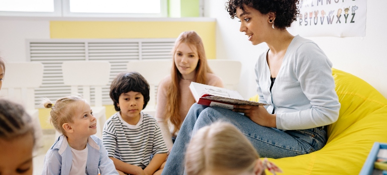 los niños en la escuela