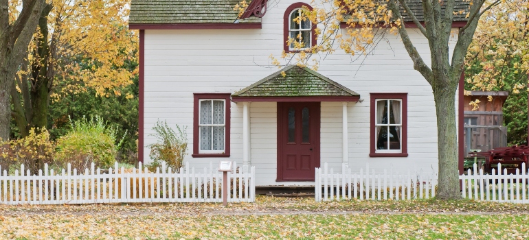 una casa en un suburbio