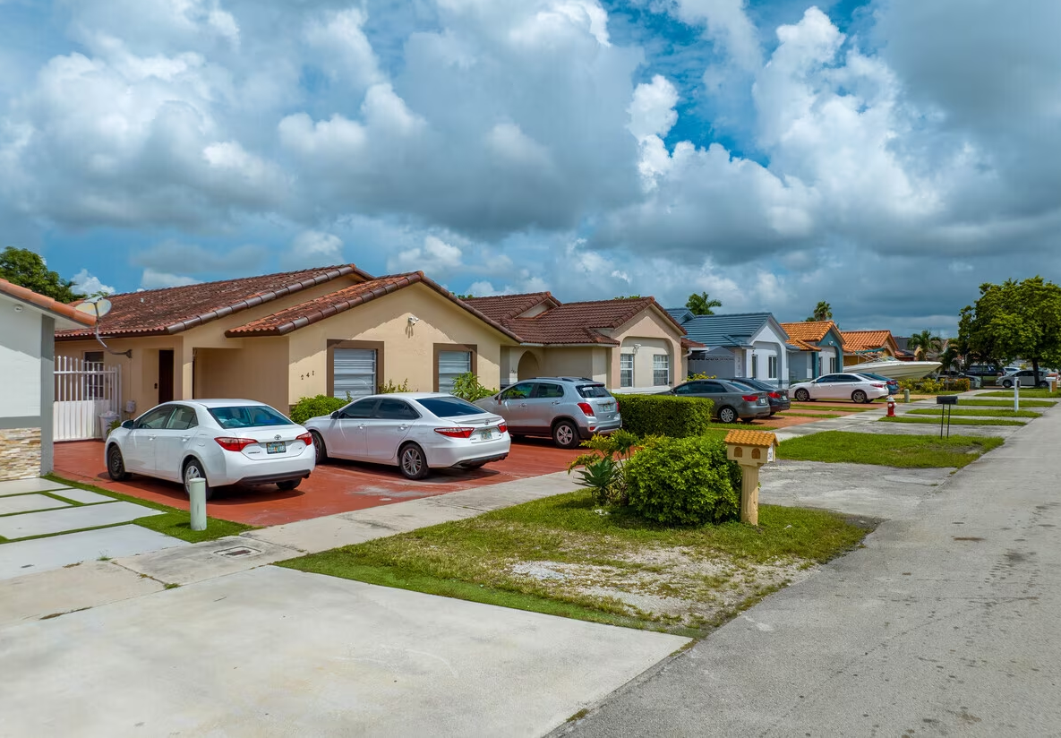 Hialeah, FL Familiar de las Comunidades