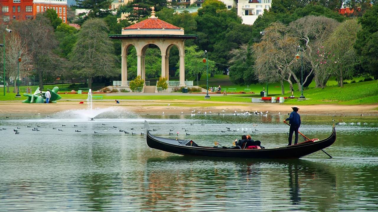 Oakland, CA la Diversidad Cultural